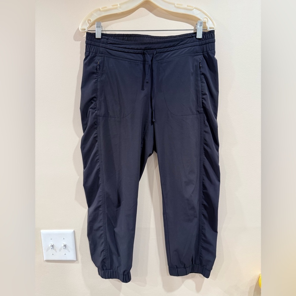 🔥Athelt Black Jogger Pants Women’s Sz M EUC🔥